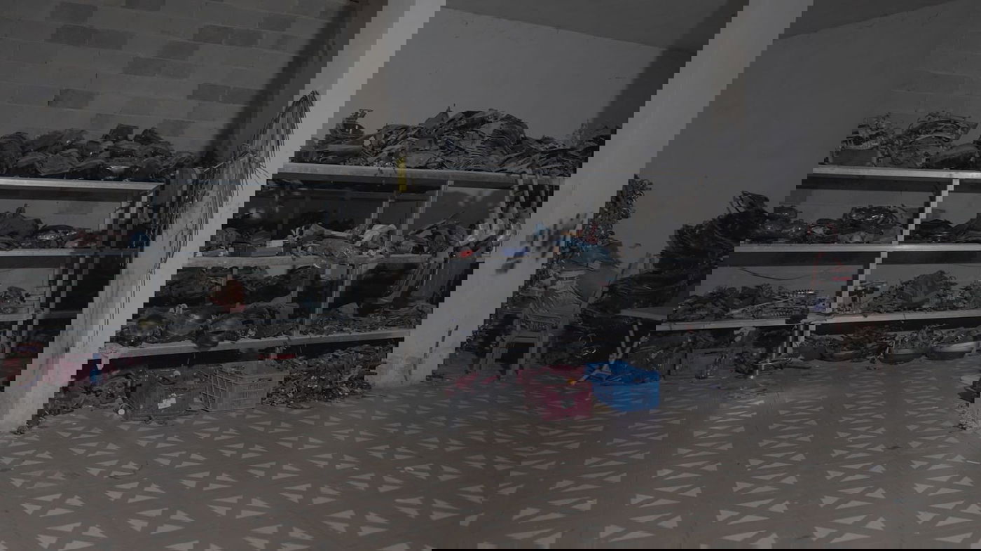 הכוחות פשטו על עסק שמכר חלקי רכב גנובים - והשמידו הכל | צפו