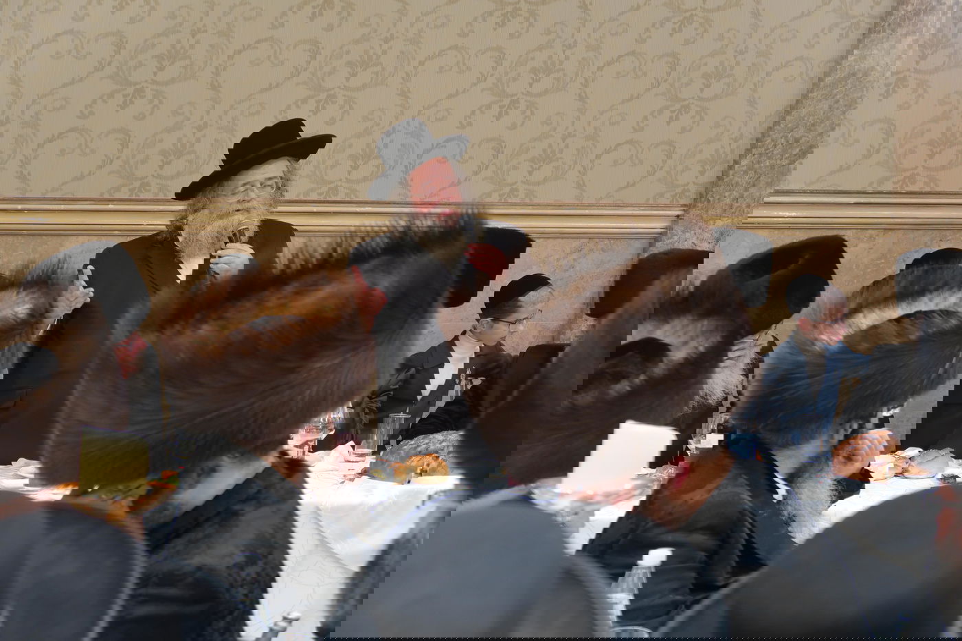 הגה"ח ר' יצחק דוד אלתר בביקור חיזוק בלונדון