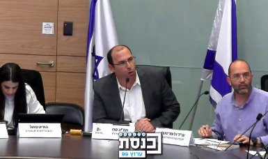 רוטמן זעם: "צא בבקשה, בריון; אני לא נחקר בחקירות שלך"