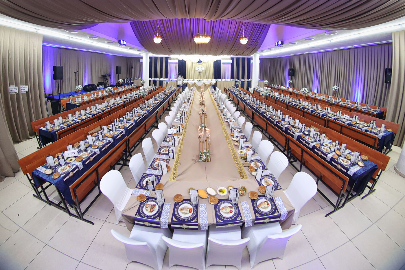 חלוקת פרסים בישיבת צאנז בחיפה