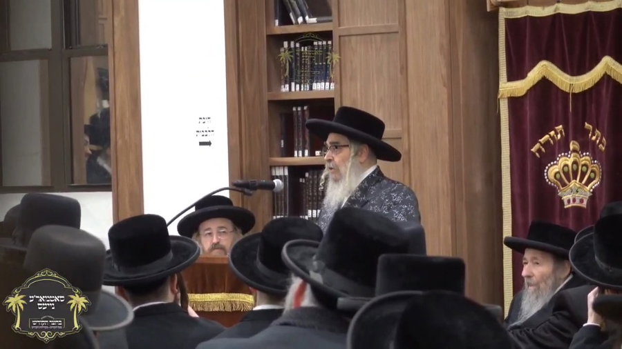 האדמו"ר מסאטמר בשיחתו אמש בהיכל מבצר הכוללים