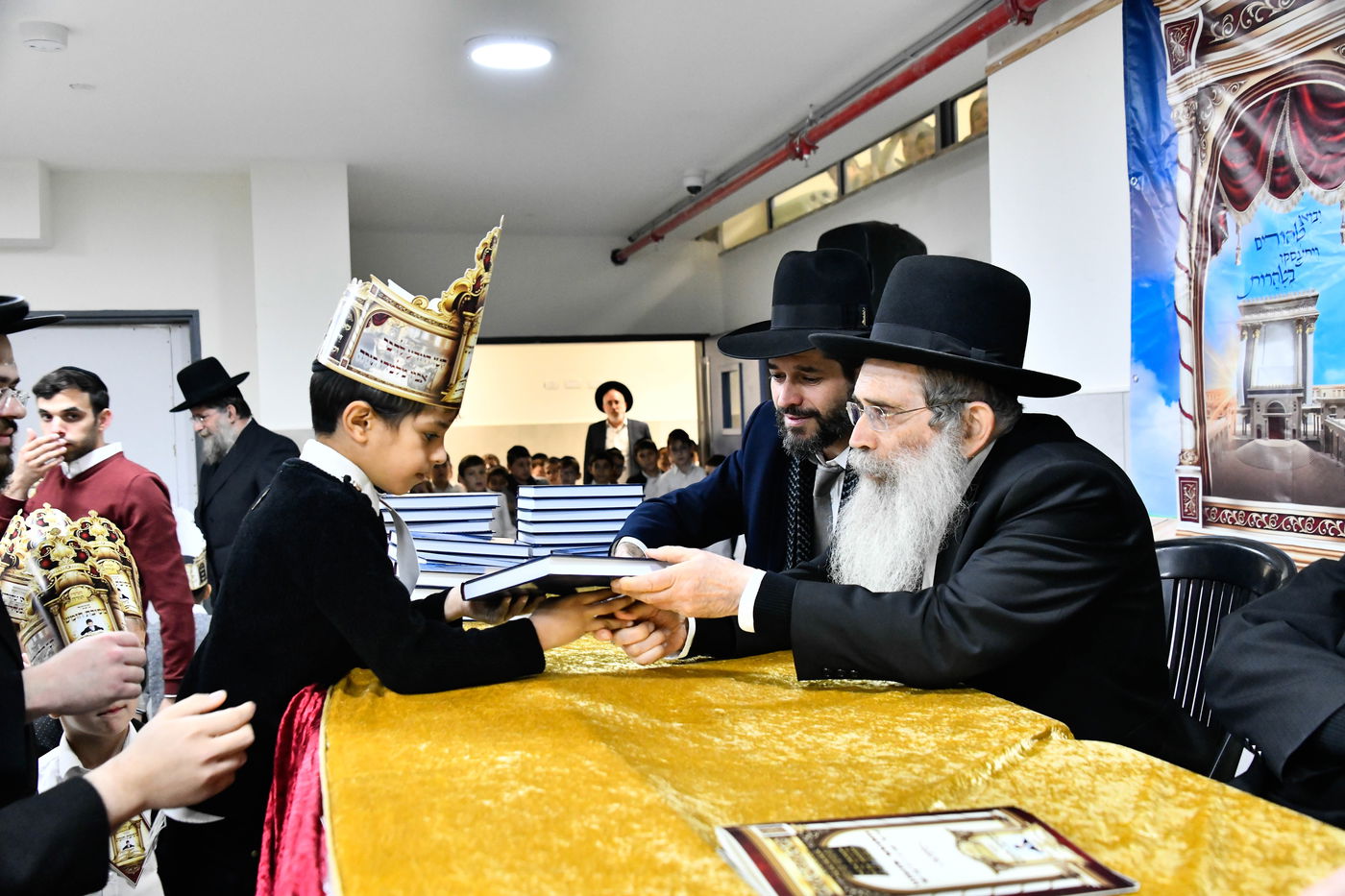 מעמד קביעת מזוזה, ומסיבת חומש בת"ת 'זיו התורה'