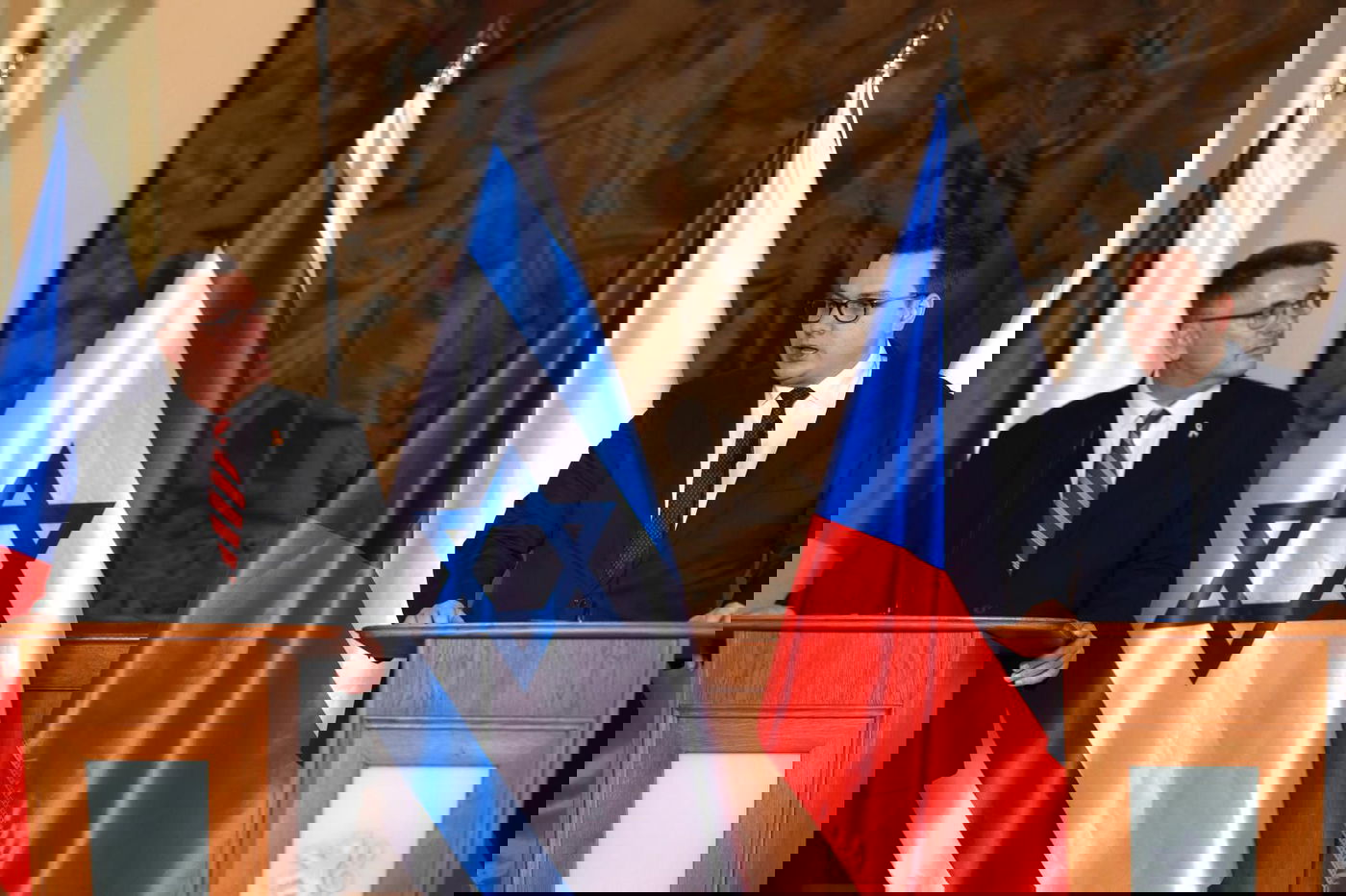 שר החוץ גדעון סער עם מקבילו הצ'כי יאן ליפבסקי