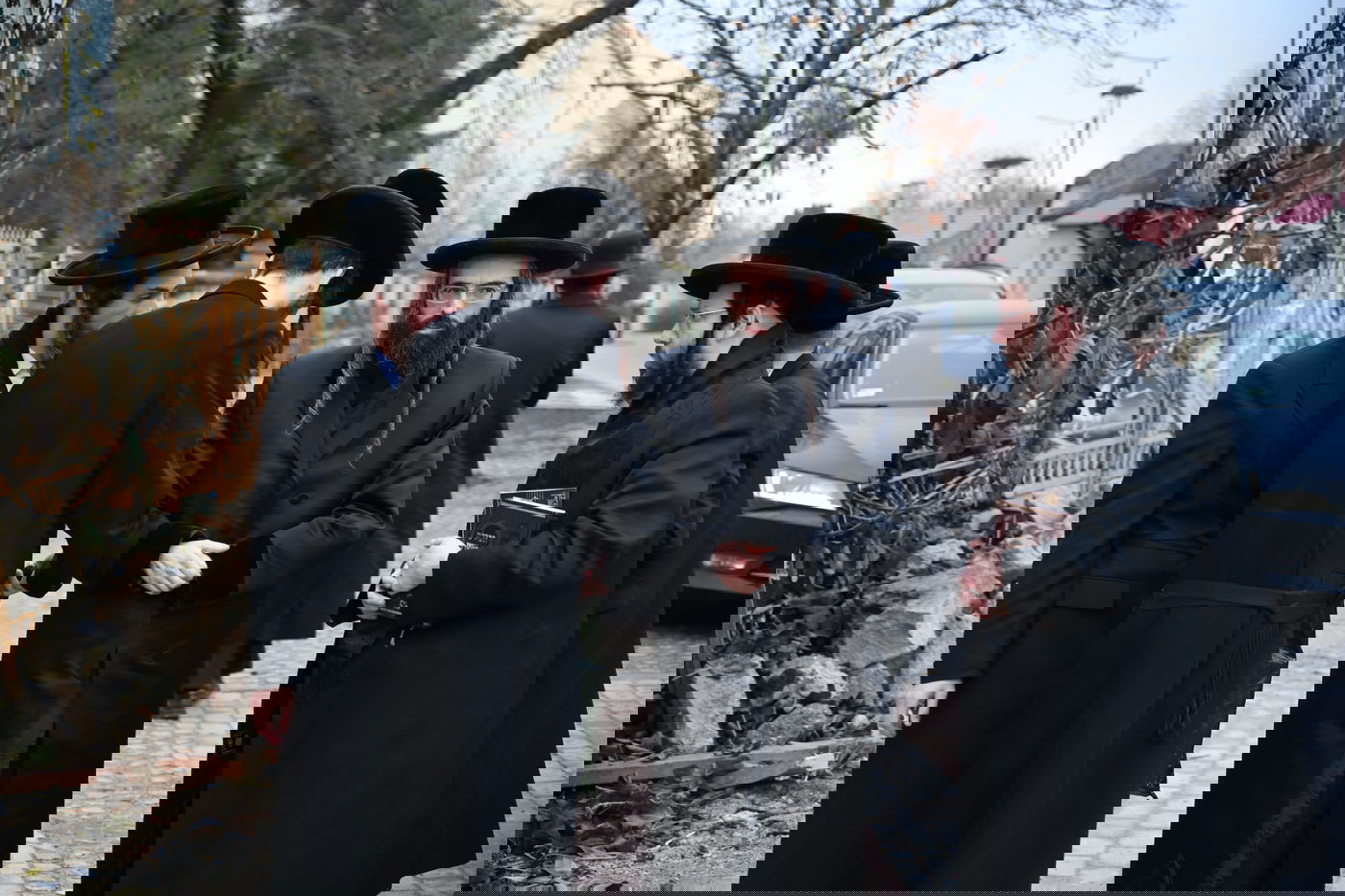 האדמו"ר מזוויעהיל בקרעסטיר