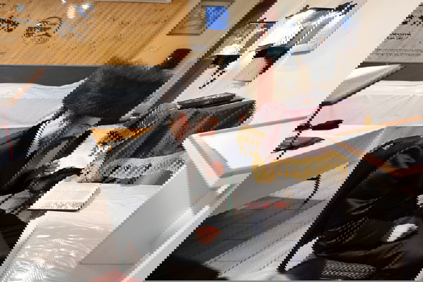 האדמו"ר מזוויעהיל בקרעסטיר