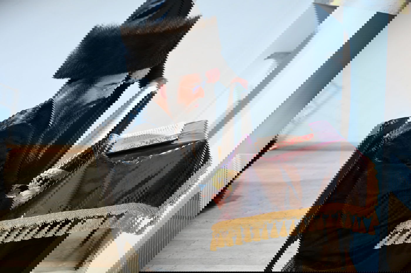 האדמו"ר מזוויעהיל בקרעסטיר