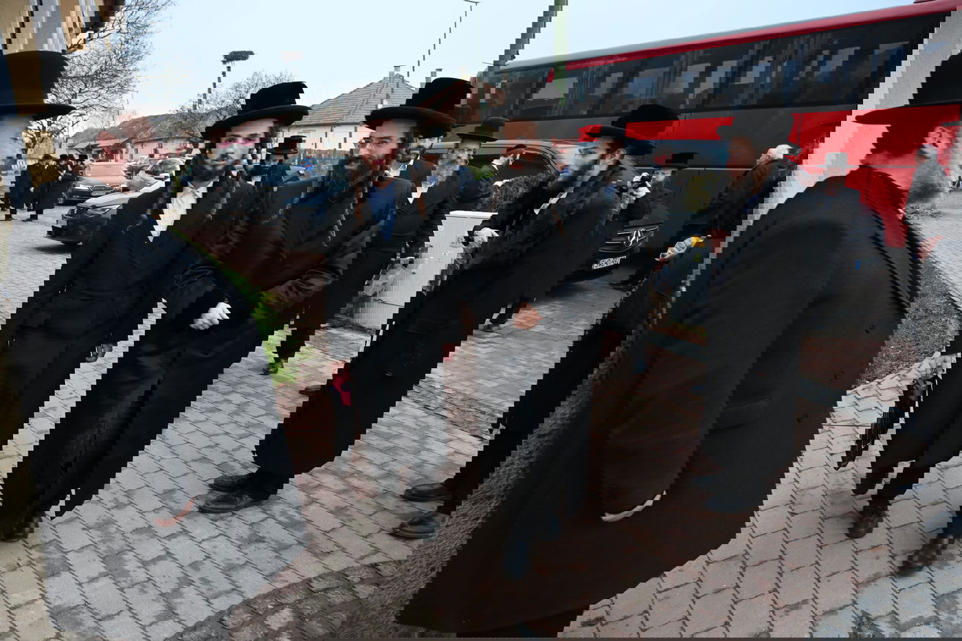 האדמו"ר מזוויעהיל בקרעסטיר