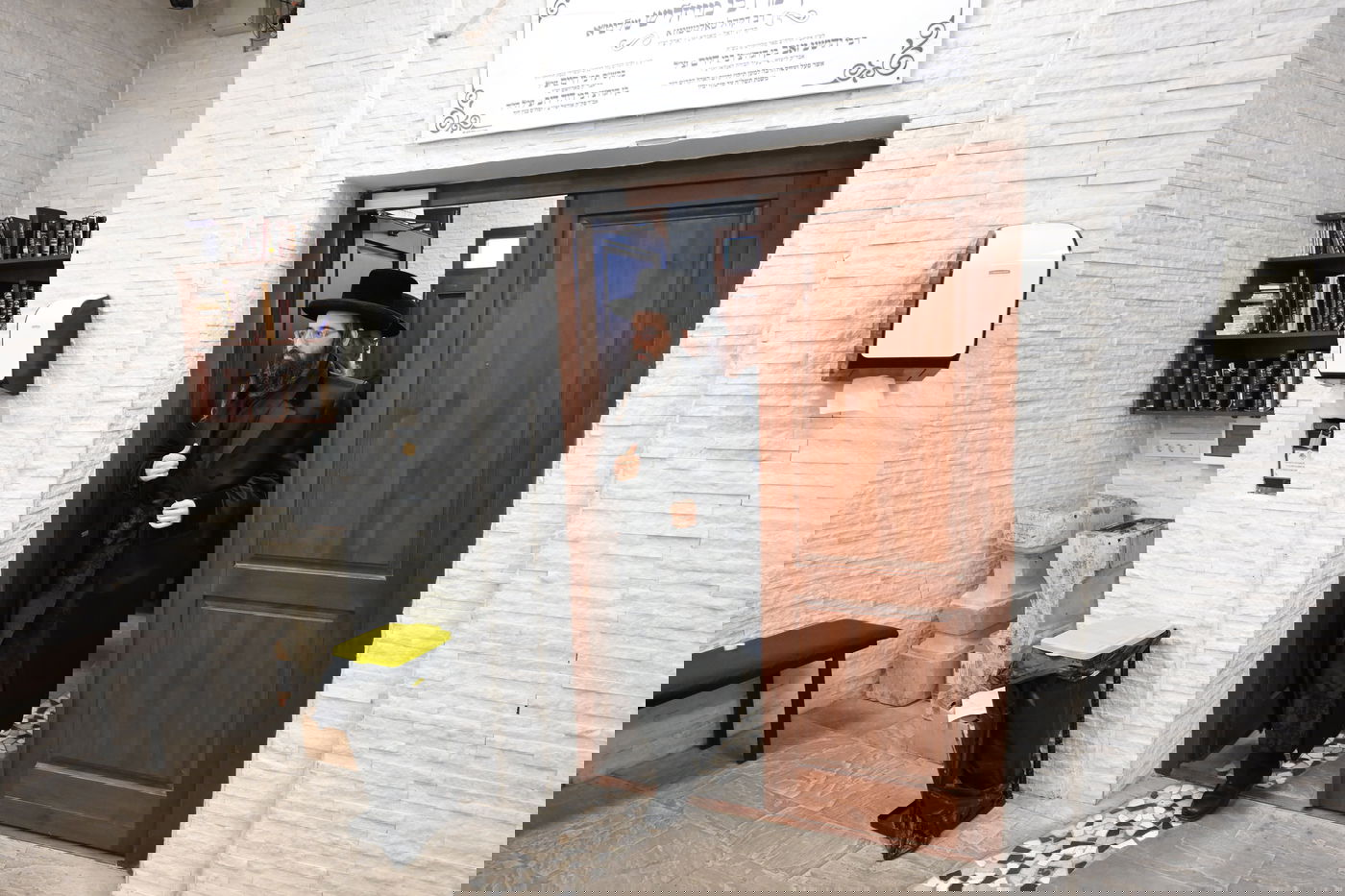 האדמו"ר מזוויעהיל בקרעסטיר