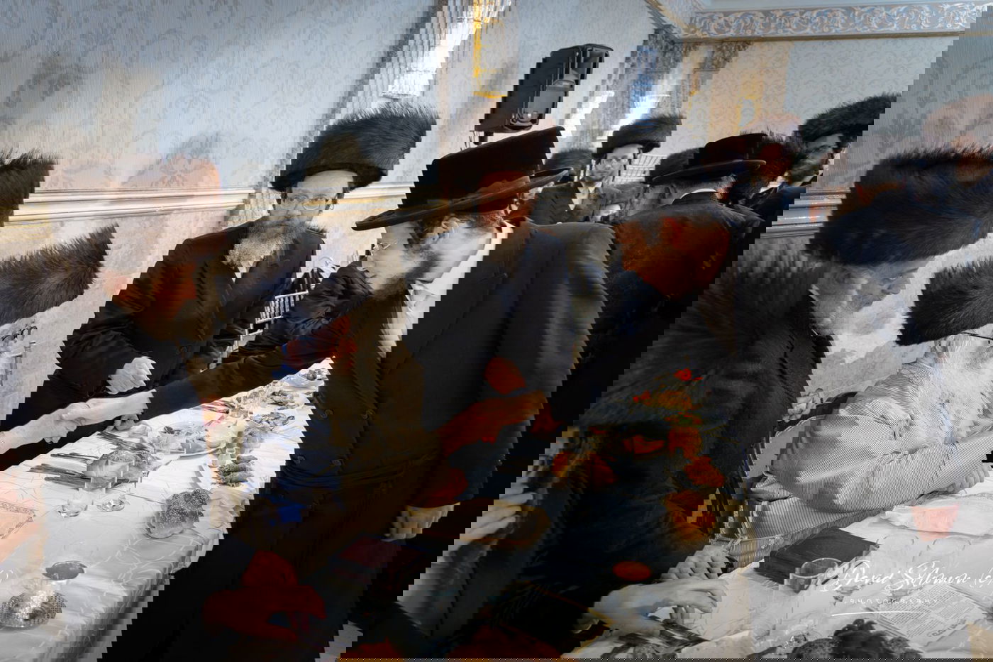 שמחת נישואי נכד האדמו"ר ממשכנות הרועים בלונדון