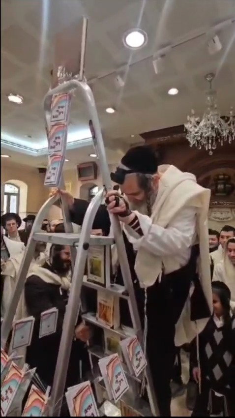 תפילת ראש חודש כסלו אצל הגאון רבי שלום ארוש