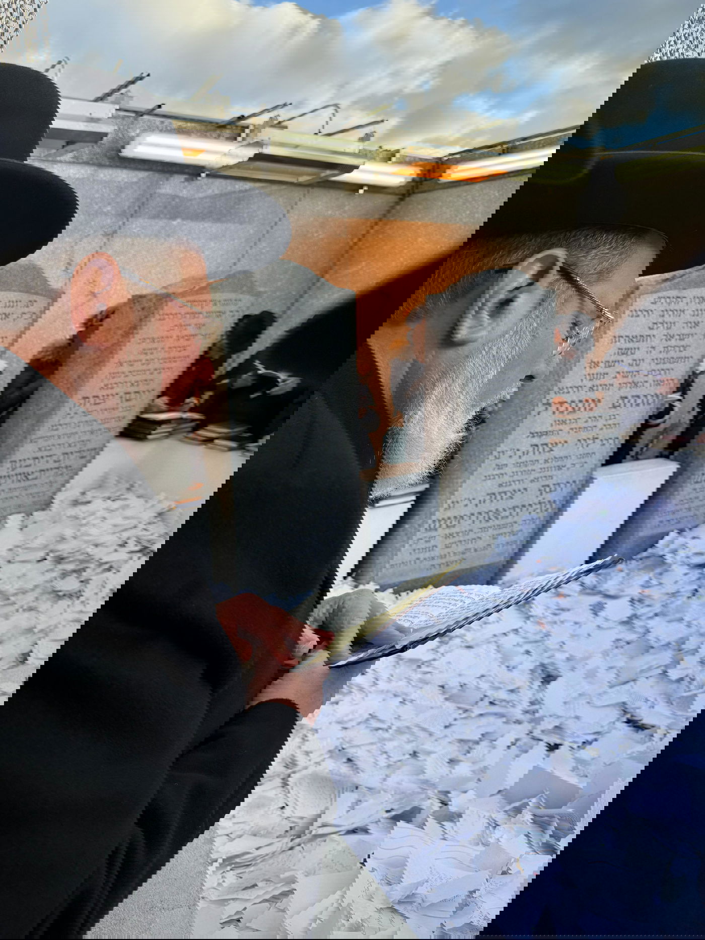 הרה"ר הגאון רבי קלמן בר באוהל הרבי מחב"ד