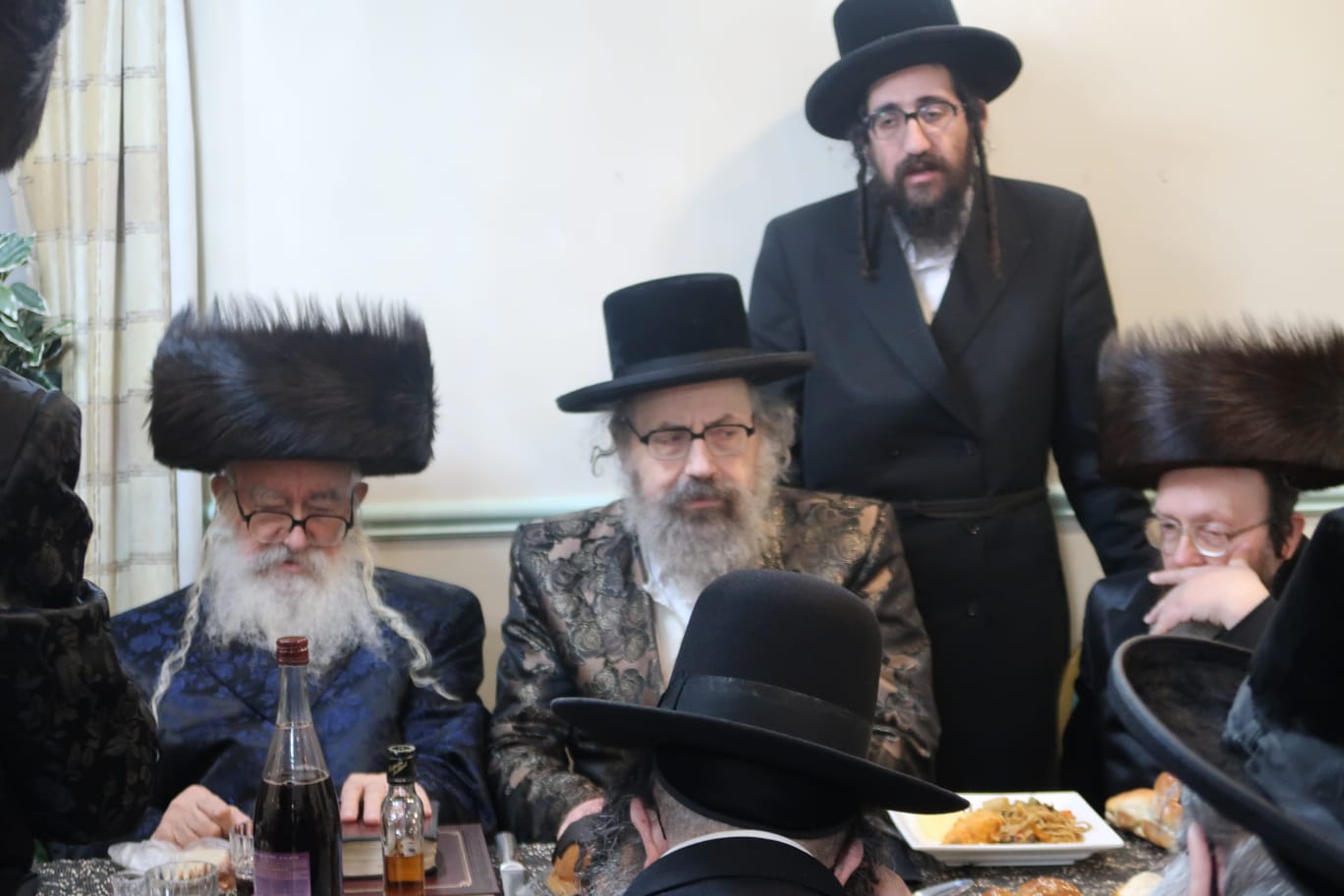 שמחת השבע ברכות בחצה"ק 'משכנות הרועים' בלונדון