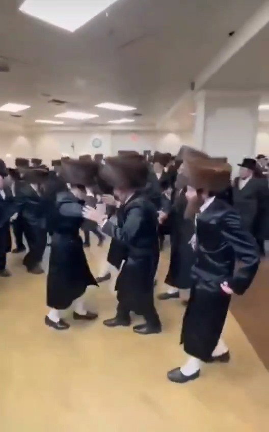 שירת השם יתברך תמיד אוהב אותי בטאהש