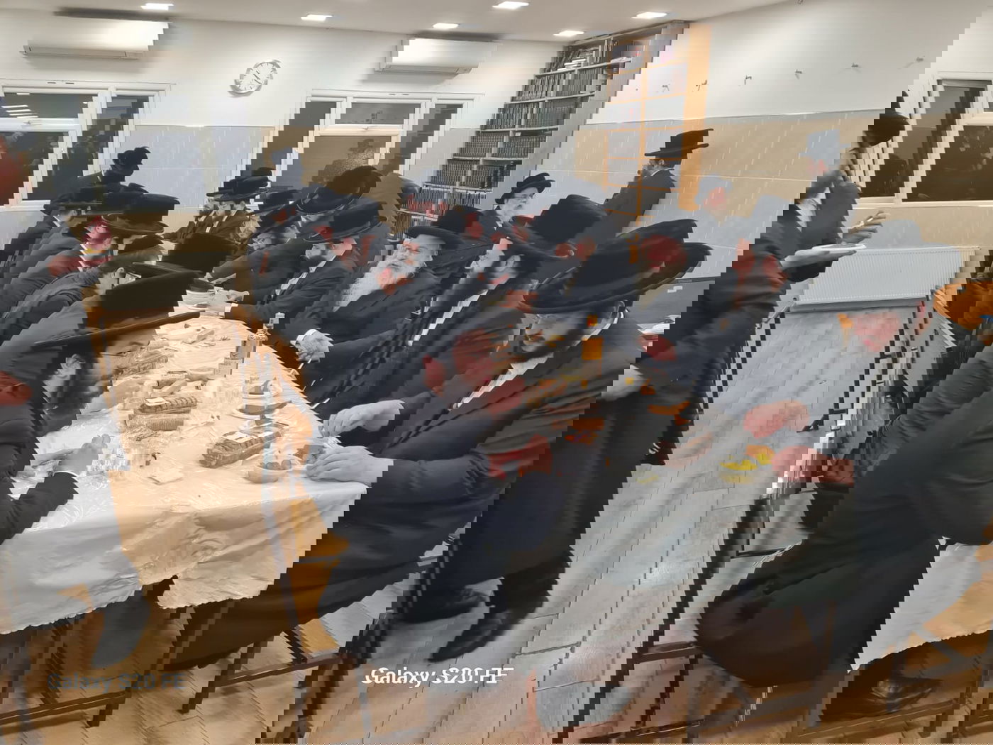 מסיבת הלחיים בביהמ"ד ויז'ניץ בלונדון