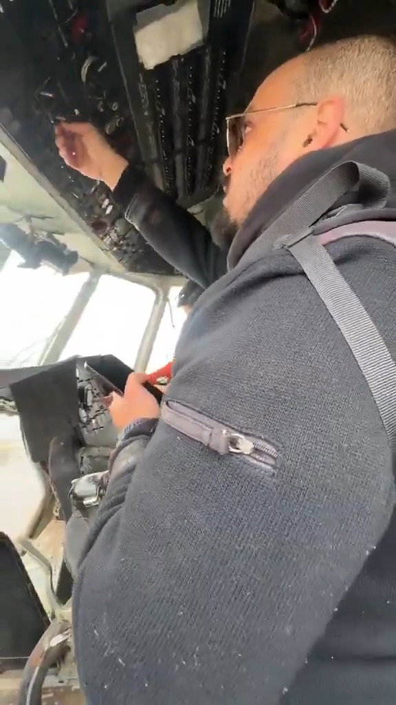 המורד הסורי מנסה את מזלו על מסוק עם יוטיוב