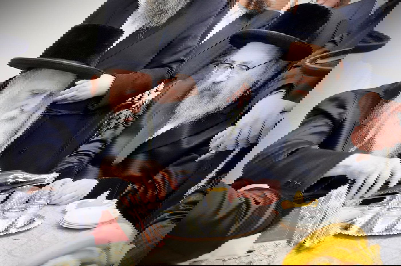 האדמו"ר מויז'ניץ לונדון בביקור אצל האדמו"ר ממחנובקא בעלזא