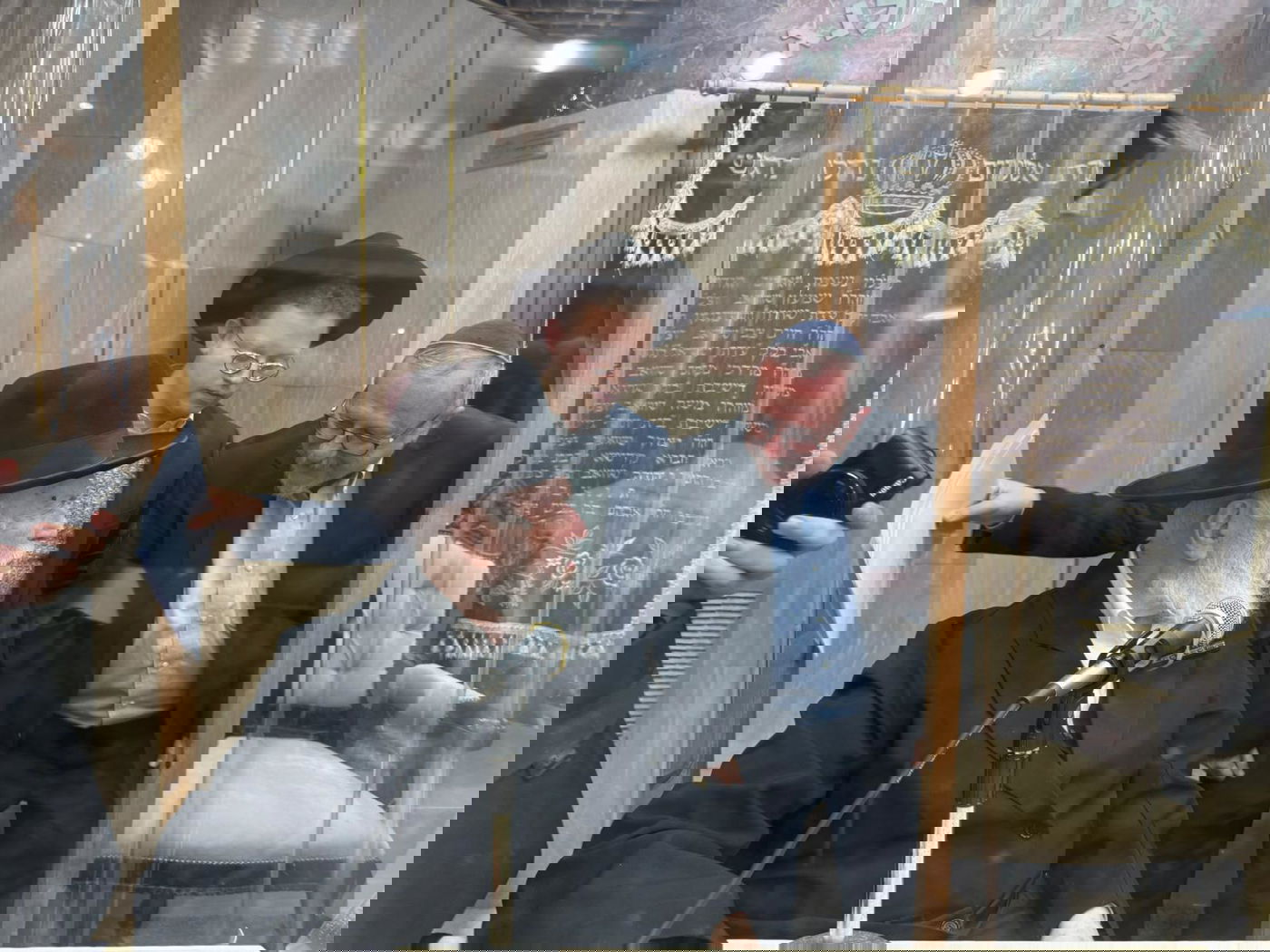 משפחות החטופים אצל הגר"י זילברשטיין