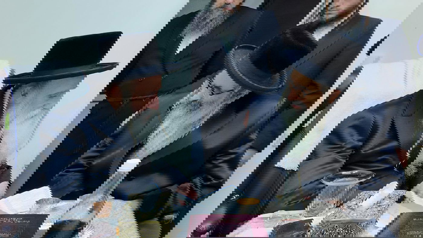 האדמו"ר מסטאניסלאוו בביקור אצל האדמו"ר ממחנובקא בעלזא