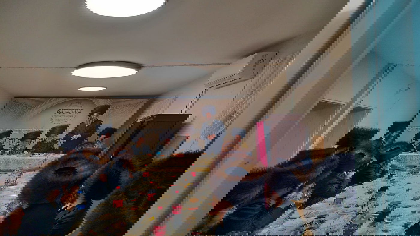 אב"ד טאהש מאנסי במלווה מלכה בטבריה