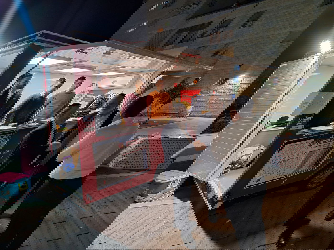 מבצע מדהים של דגימות מח עצם בבית שמש ע"י עזר מציון