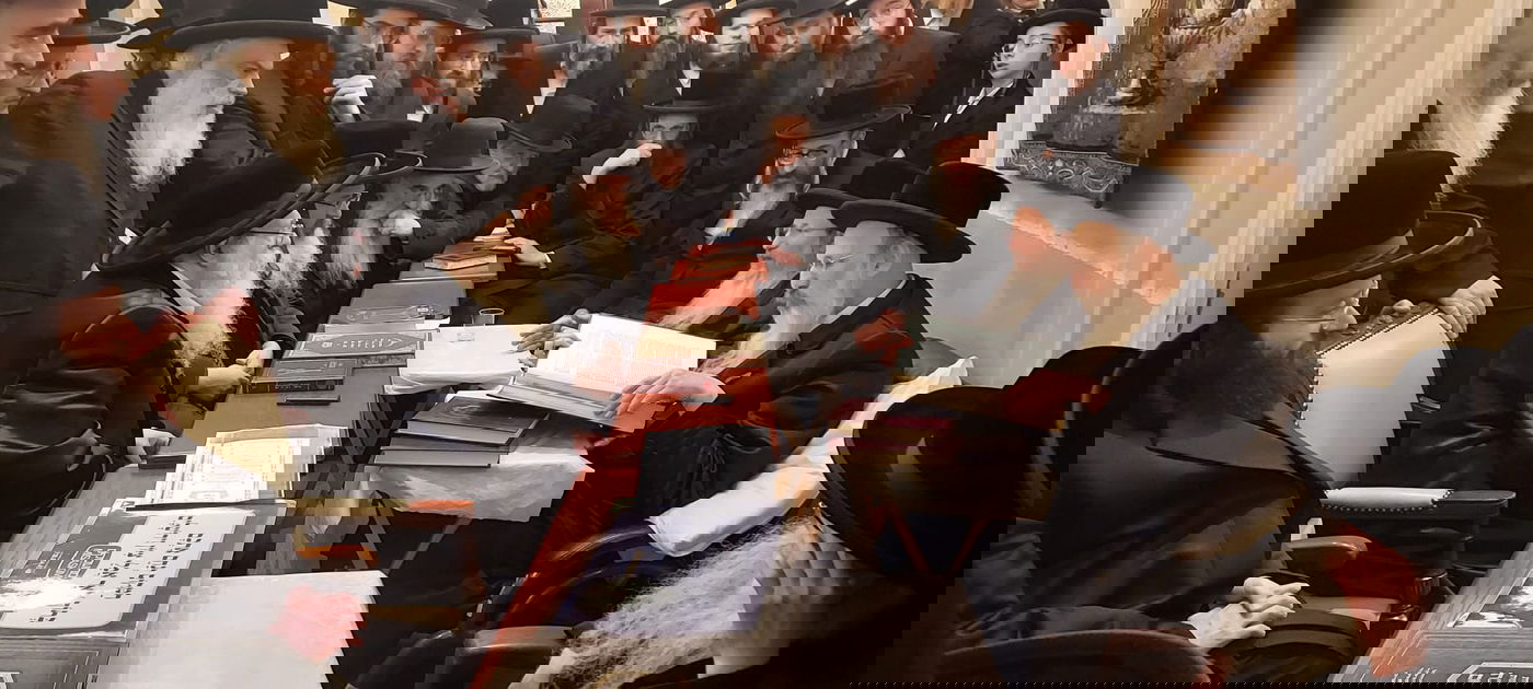 האדמו"ר מצאנז קלויזענבורג בניחום אבלים ע"פ הרבנית מסאסערגן ע"ה