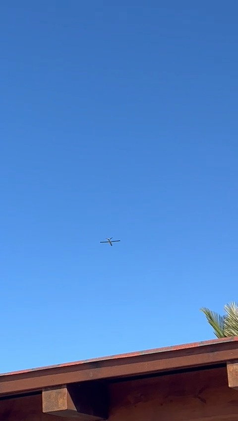 תושבים תיעדו את הכטב"מ רגע לפני הפגיעה הישירה ביבנה