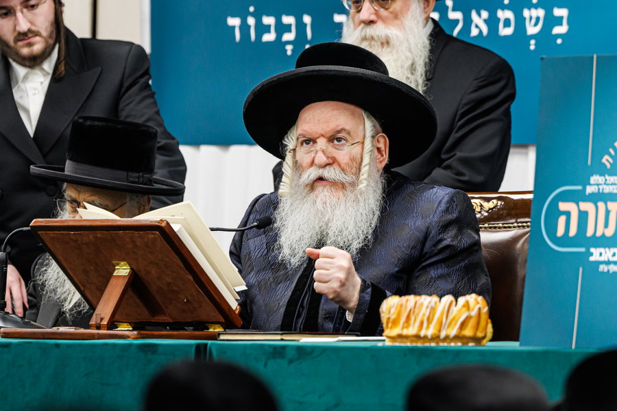 מעמד כבוד התורה בכולל באבוב