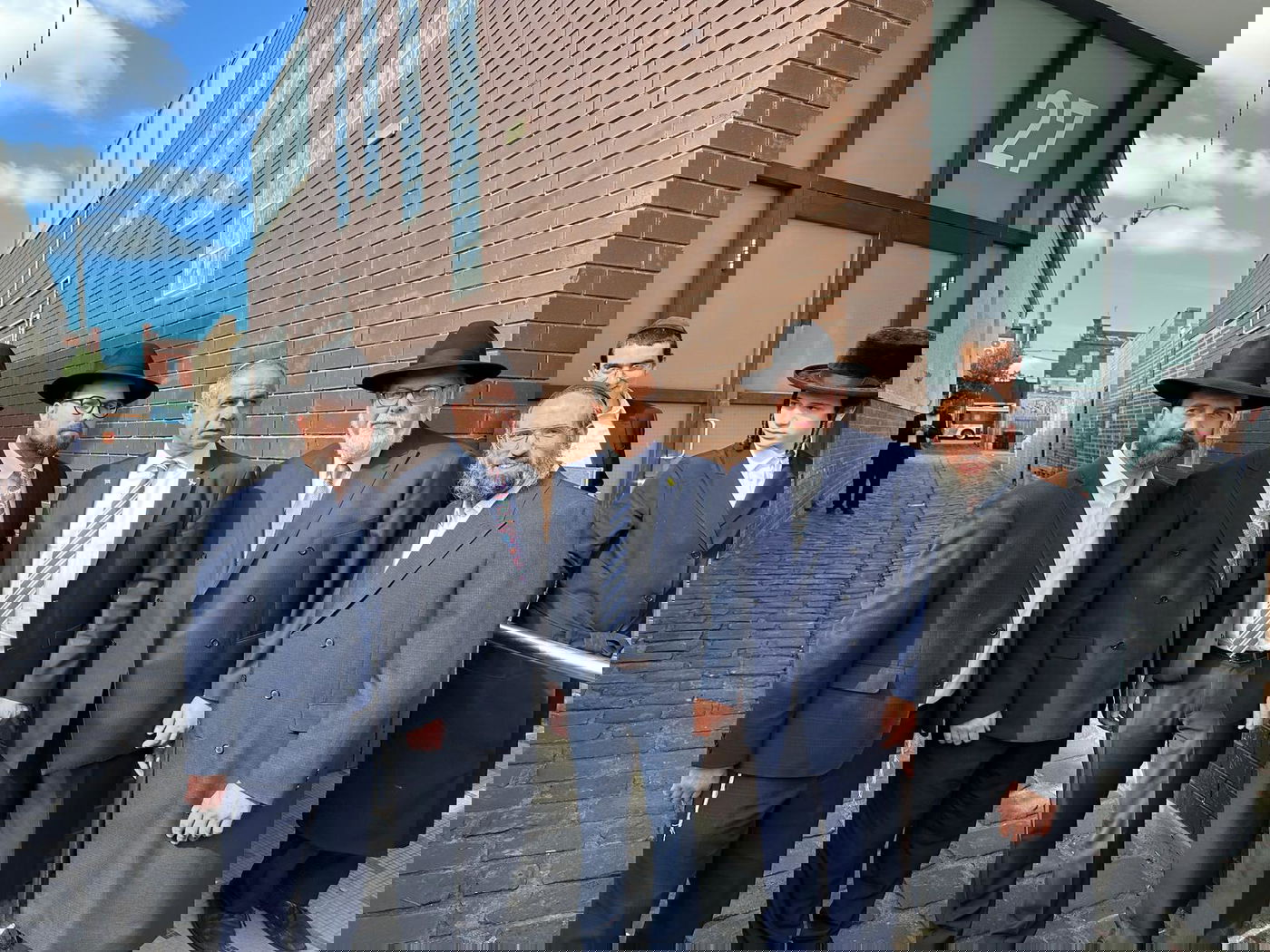 ראש הממשלה האוסטרלי ביקר בבית הכנסת - וספג נאצות