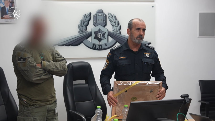 המפכ"ל דני לוי בביקור ביחידת הימ"מ