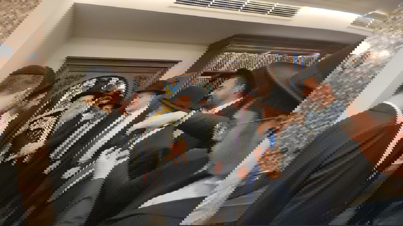 ערב ההכתרה | הראש"ל הגר"ד יוסף ביקר ב'בית הראשון לציון'