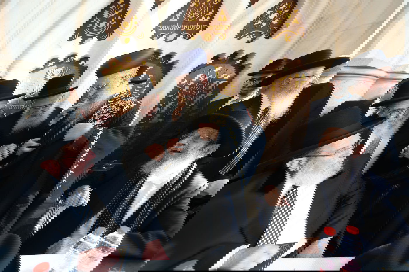 הכתרת הראש"ל הרב דוד יוסף בבית הכנסת רבי יוחנן בן זכאי