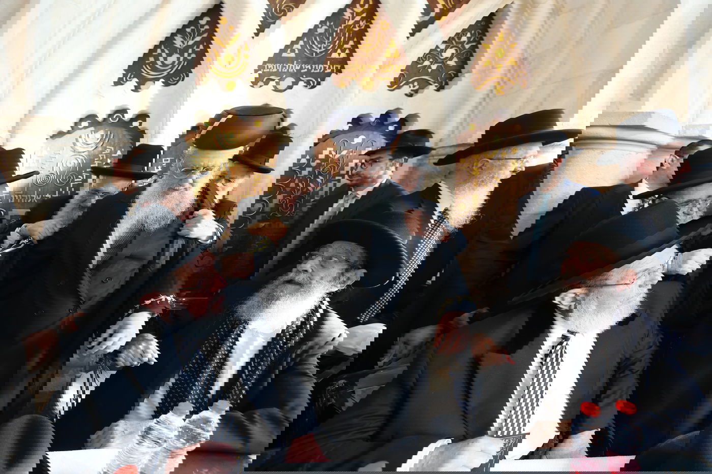 הכתרת הראש"ל הרב דוד יוסף בבית הכנסת רבי יוחנן בן זכאי