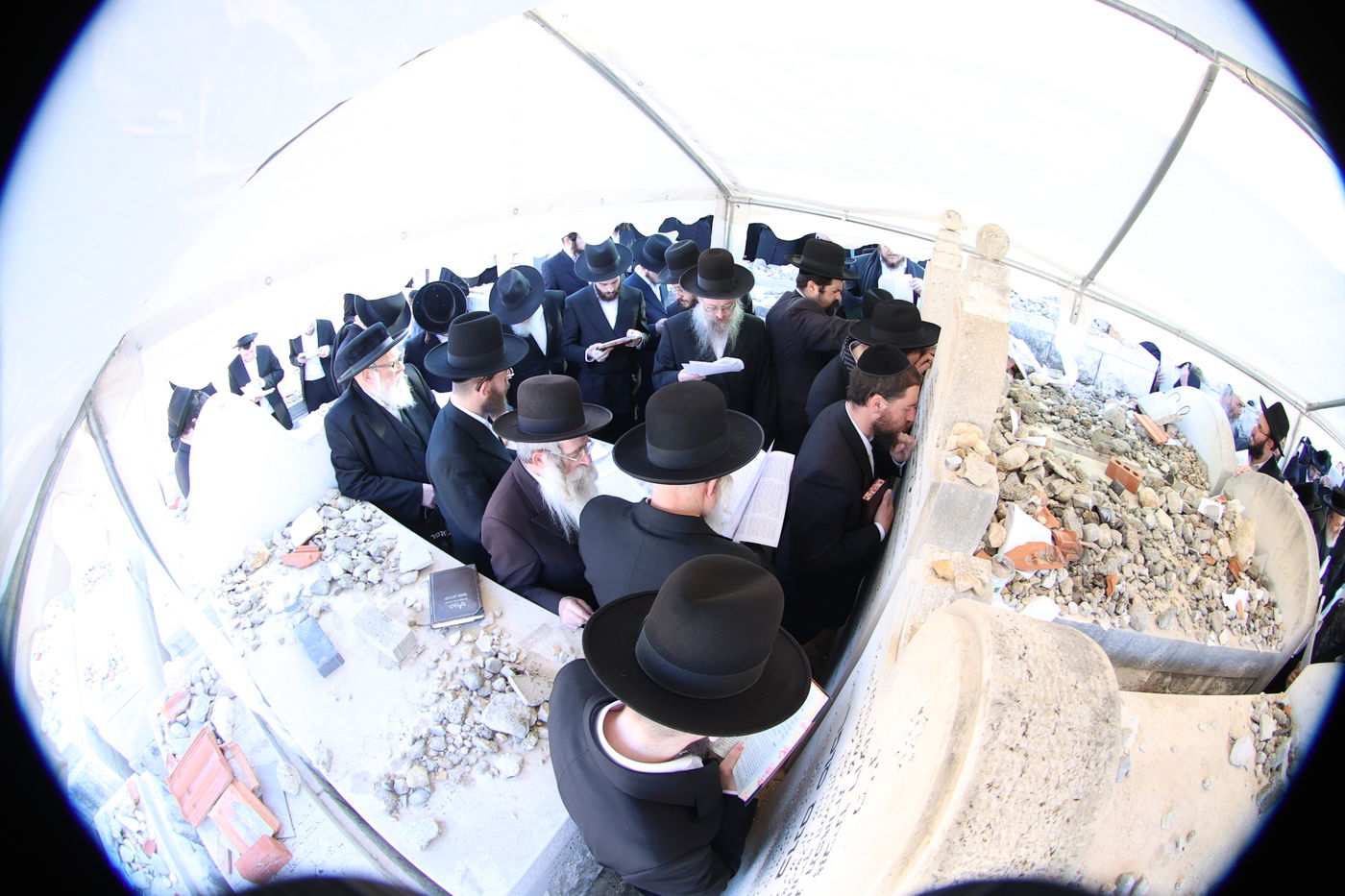 הילולת הרה"ק רבי עקיבא סופר זיע"א גאב"ד פרעשבורג 