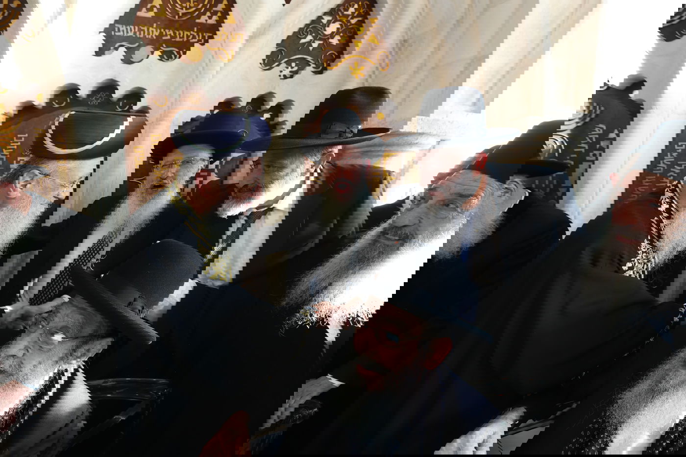 הכתרת הראש"ל הרב דוד יוסף בבית הכנסת רבי יוחנן בן זכאי