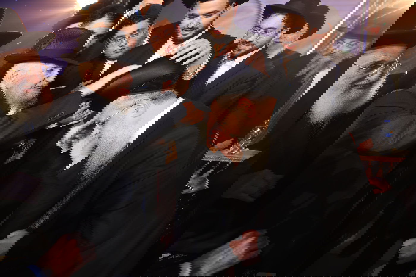 הכתרת הראש"ל הרב דוד יוסף בבית הכנסת הגדול