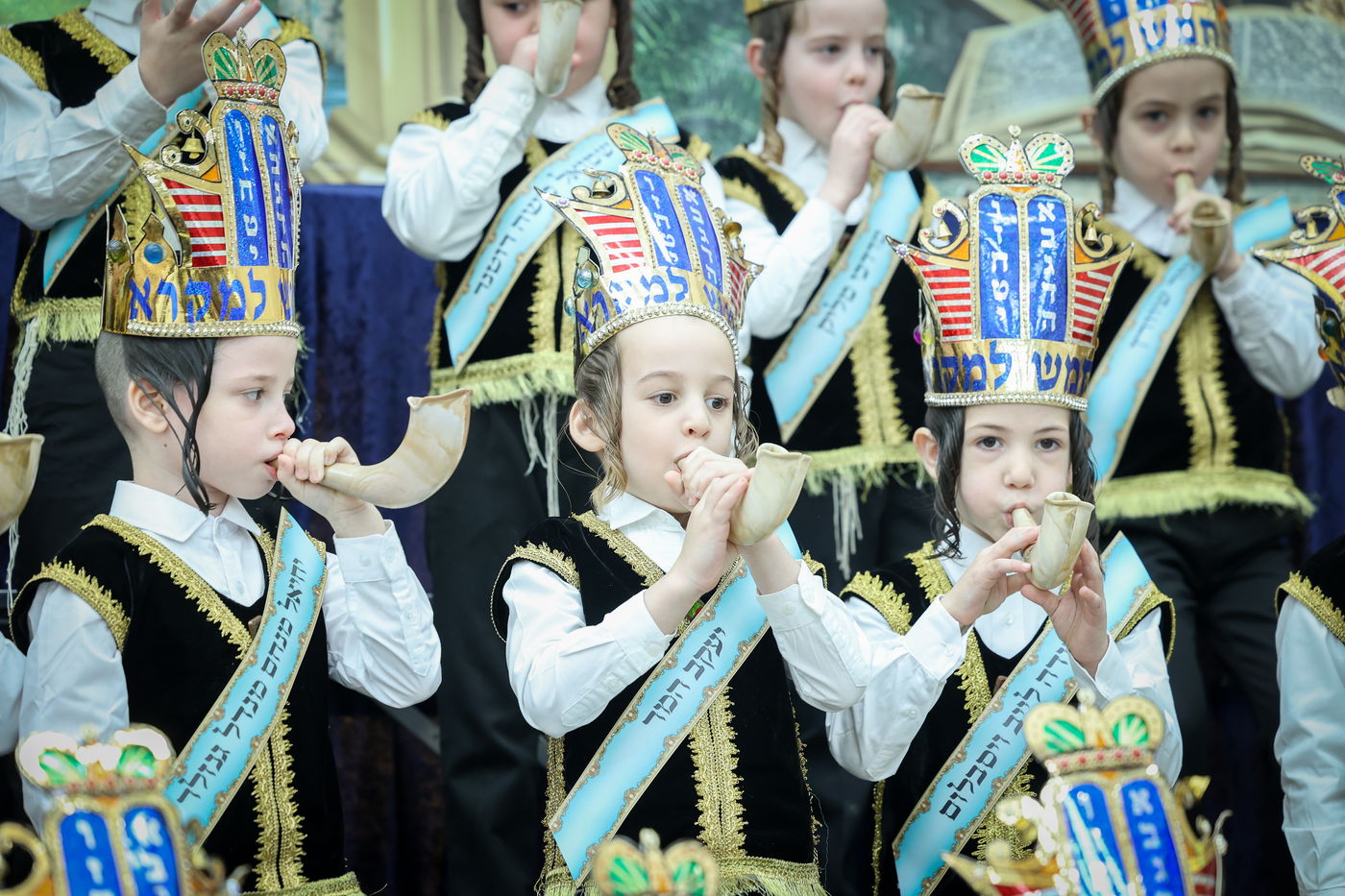 מסיבת חומש בת"ת 'סערט ויז'ניץ' בחיפה