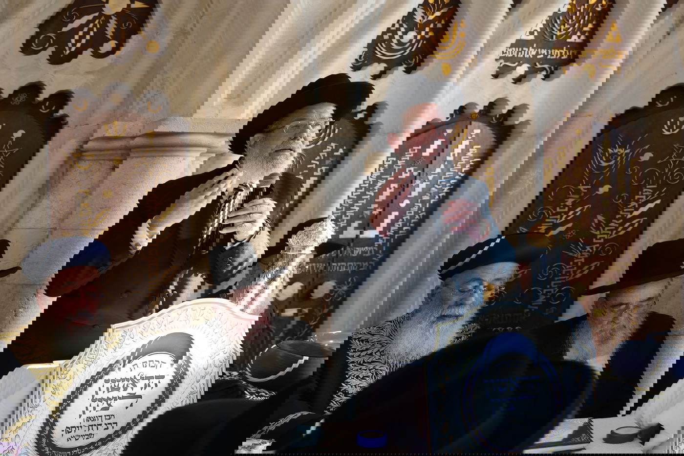 הכתרת הראש"ל הרב דוד יוסף בבית הכנסת רבי יוחנן בן זכאי