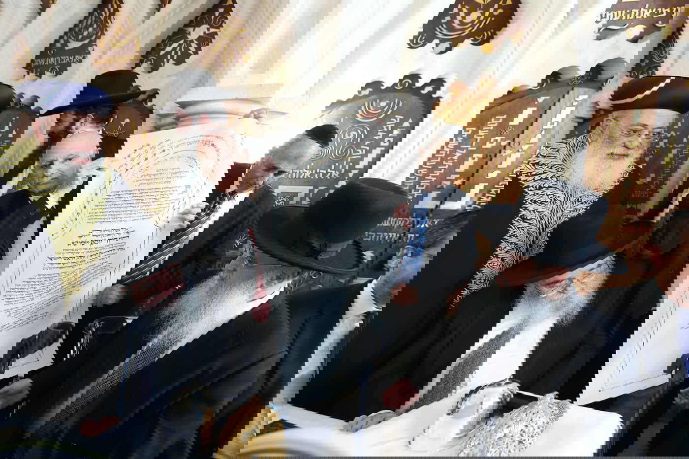 הכתרת הראש"ל הרב דוד יוסף בבית הכנסת רבי יוחנן בן זכאי