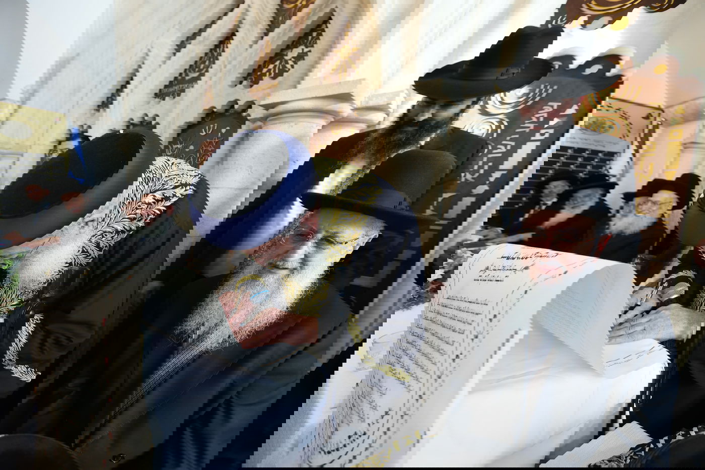 הכתרת הראש"ל הרב דוד יוסף בבית הכנסת רבי יוחנן בן זכאי