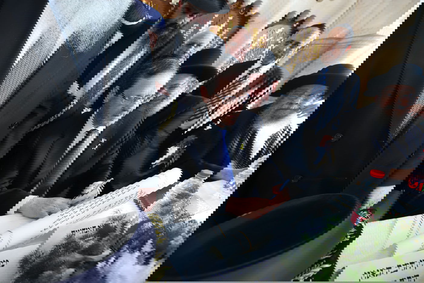 הכתרת הראש"ל הרב דוד יוסף בבית הכנסת רבי יוחנן בן זכאי