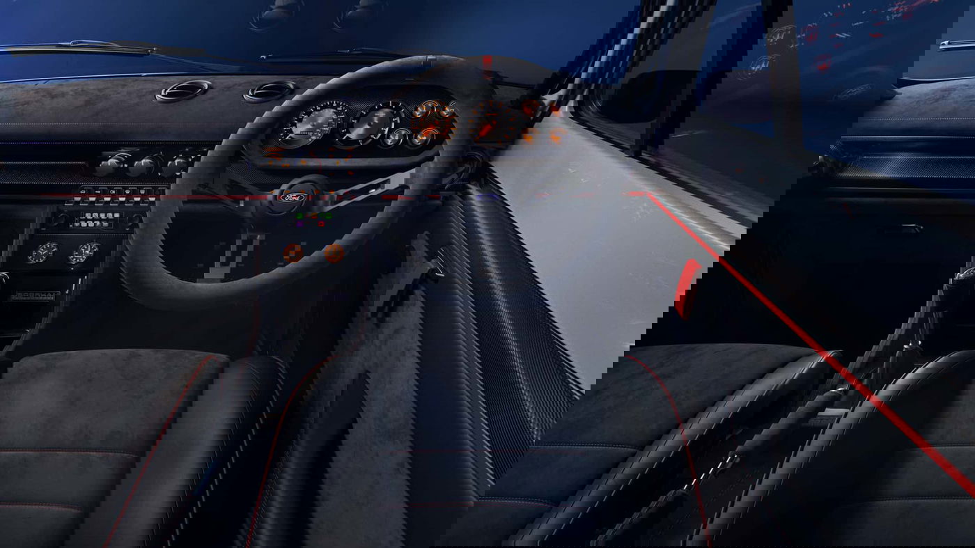 פנים הרכב משמר את העיצוב הראשוני