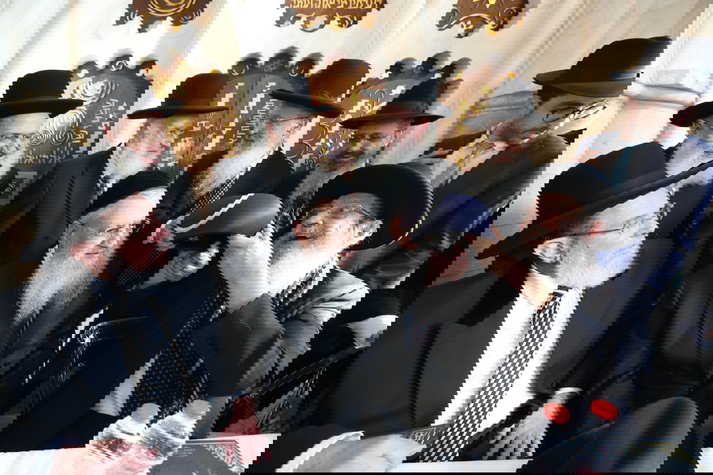 הכתרת הראש"ל הרב דוד יוסף בבית הכנסת רבי יוחנן בן זכאי