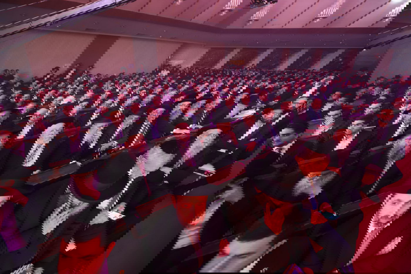 הכתרת הראש"ל הרב דוד יוסף בבית הכנסת הגדול