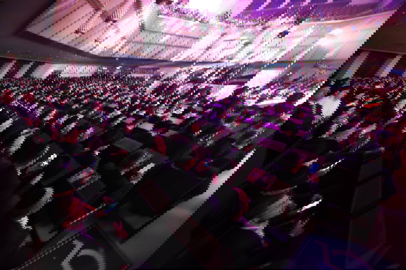 הכתרת הראש"ל הרב דוד יוסף בבית הכנסת הגדול