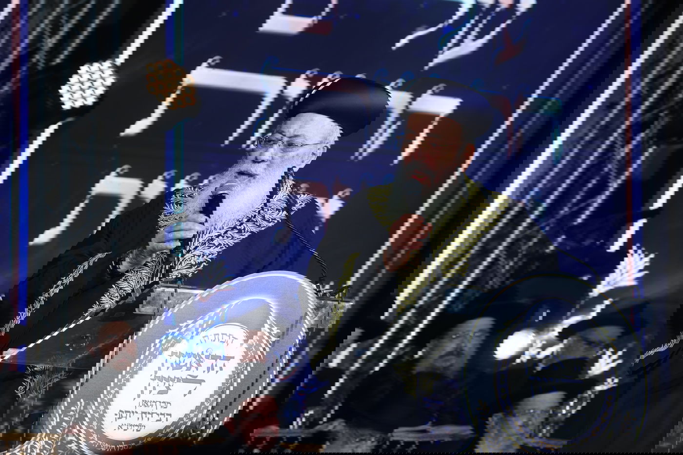 הכתרת הראש"ל הרב דוד יוסף בבית הכנסת הגדול