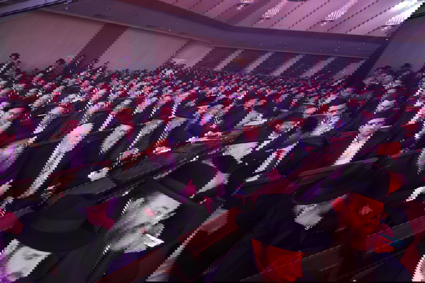 הכתרת הראש"ל הרב דוד יוסף בבית הכנסת הגדול