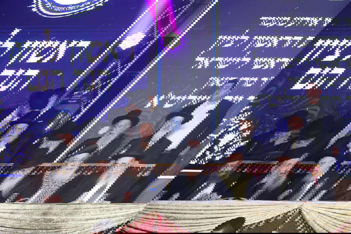 הכתרת הראש"ל הרב דוד יוסף בבית הכנסת הגדול