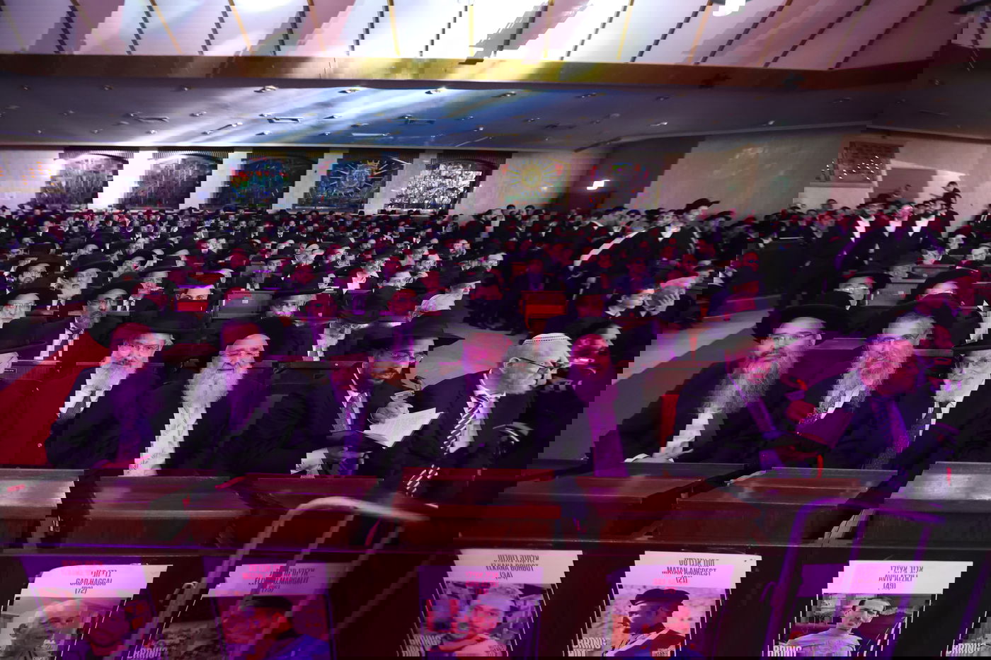 הכתרת הראש"ל הרב דוד יוסף בבית הכנסת הגדול