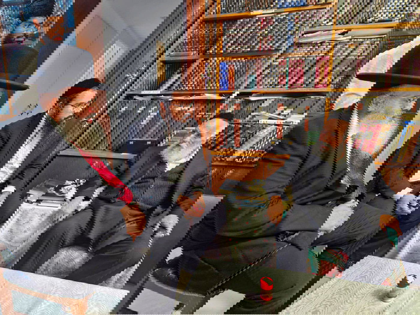 ניחום אבלים אצל הגאון רבי שלמה מחפוד 