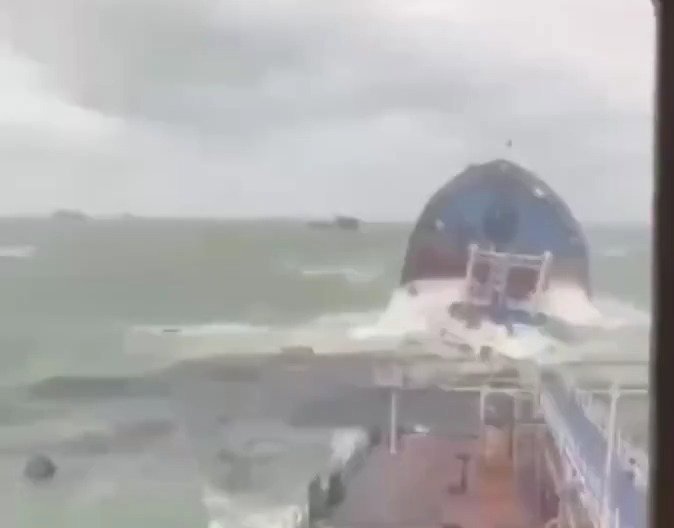 המיכלית הטובעת במוצר קרץ